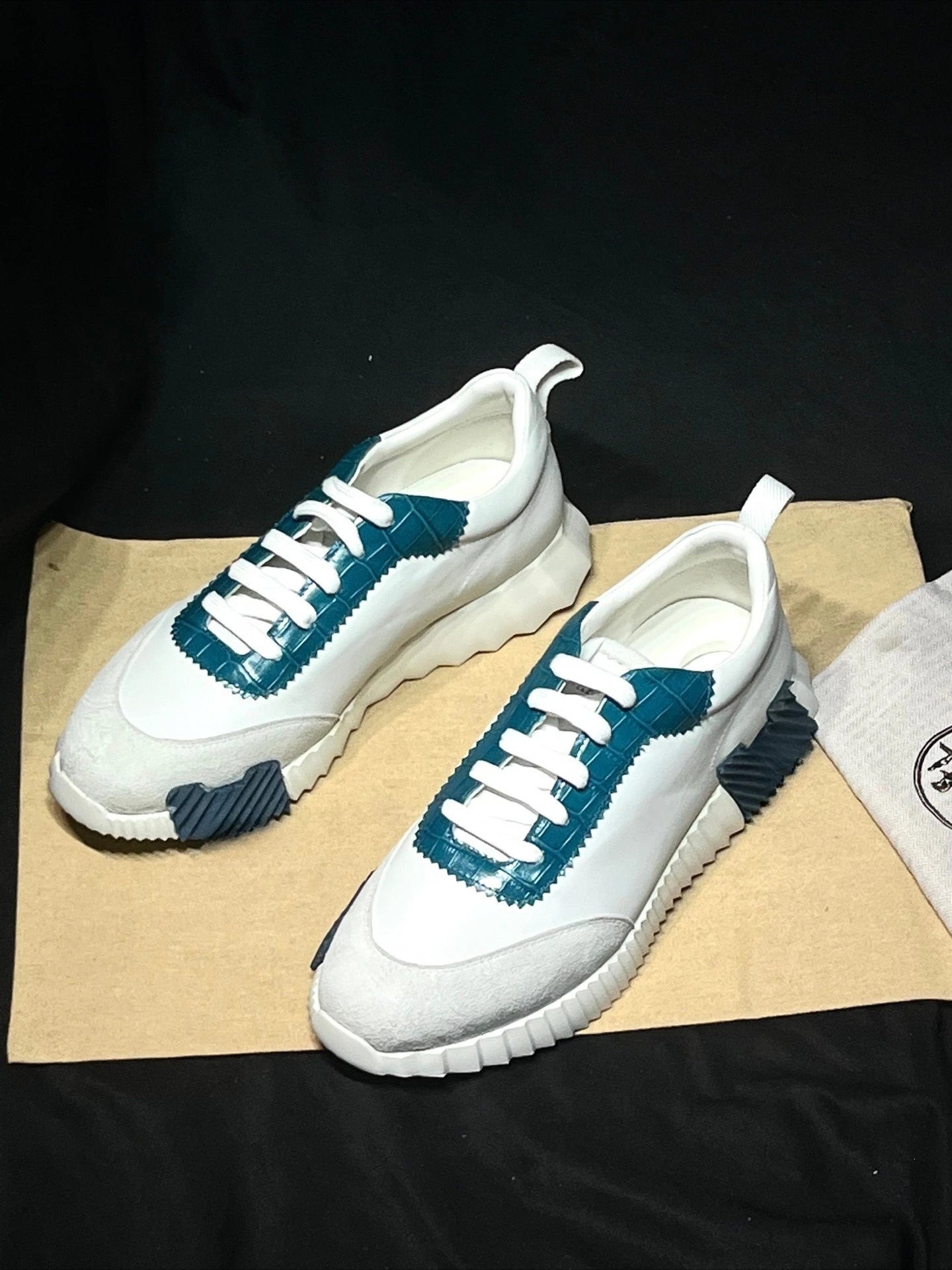 Men's Leather Low-Top Trainers – Breathable Casual Sneakers
