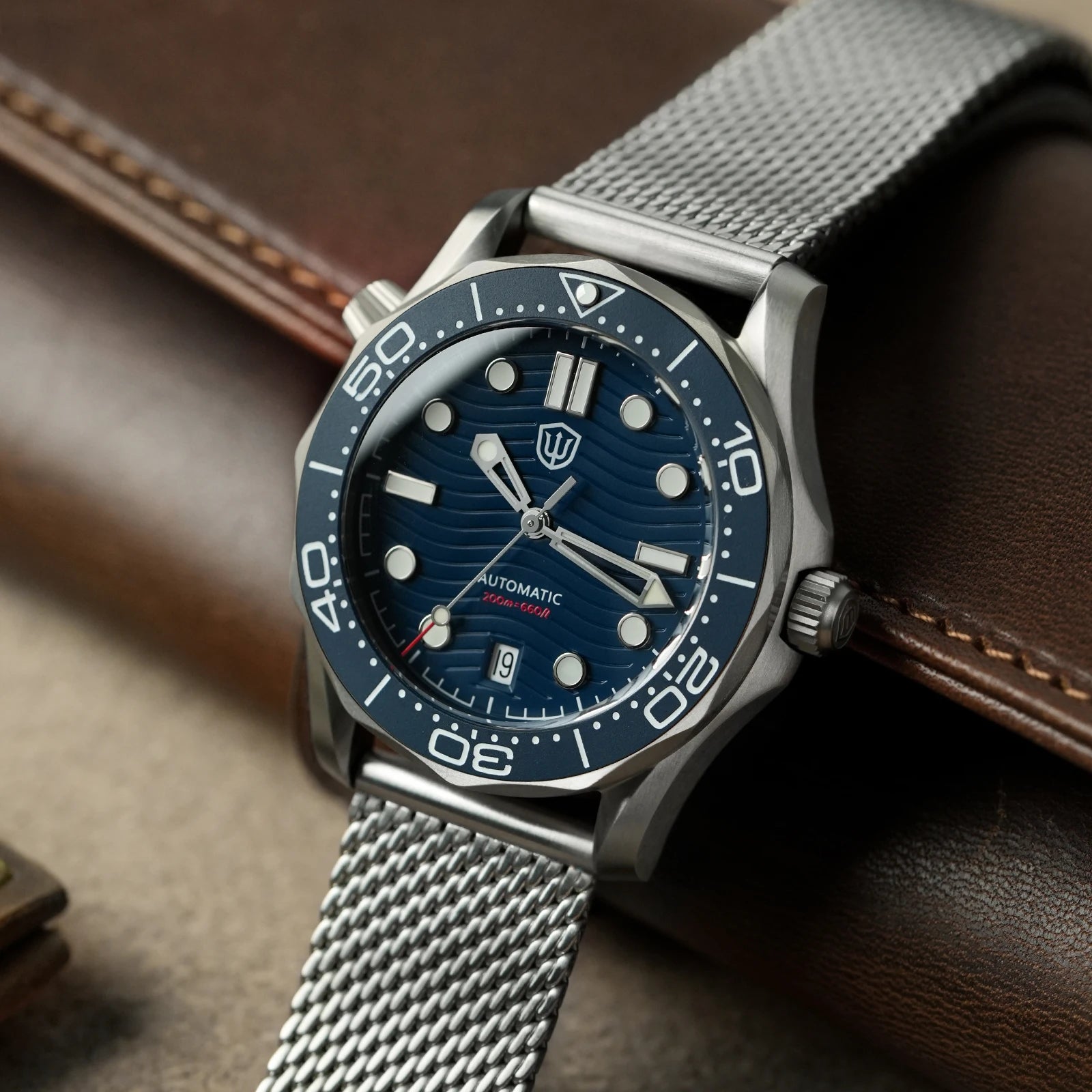 Men's Titanium Automatic Watch – Domed Sapphire Crystal Dive Watch
